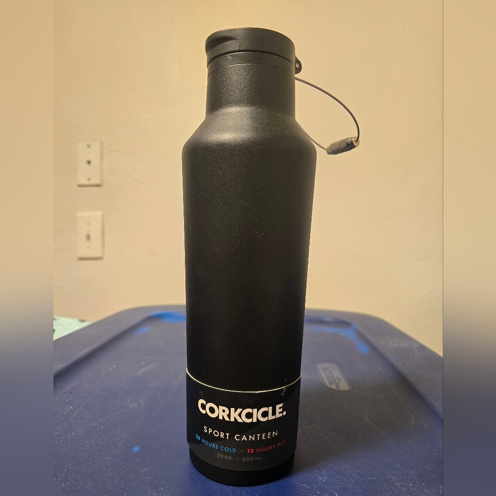 NWT Corkcicle Matte Black Sport Canteen 20 oz.